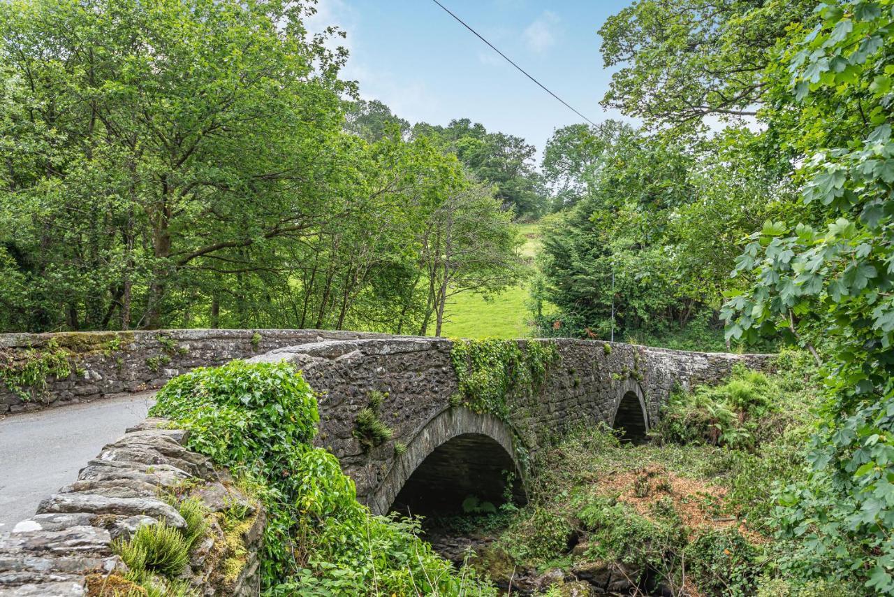 Вилла Waedog Bach Llanfor Экстерьер фото