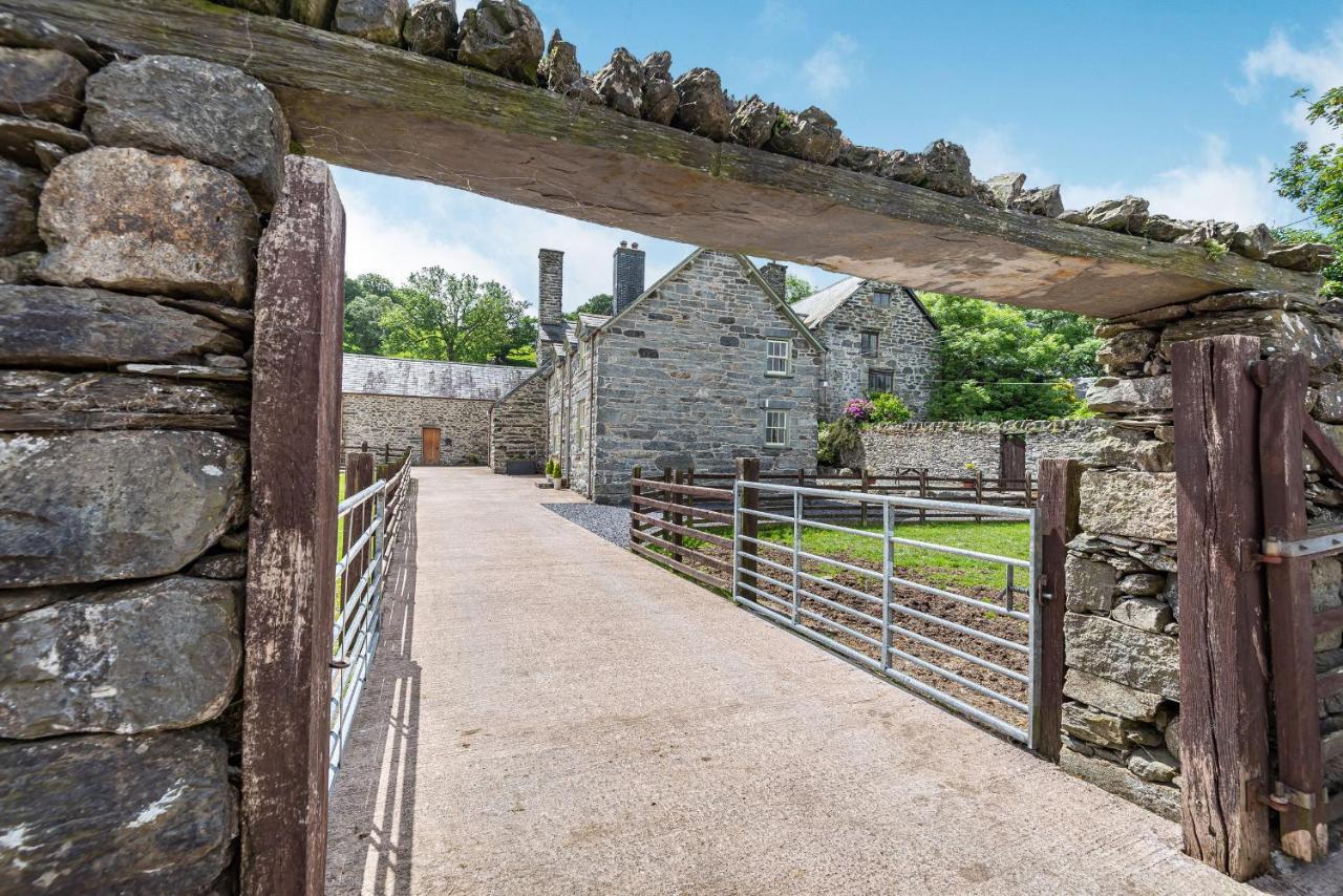 Вилла Waedog Bach Llanfor Экстерьер фото
